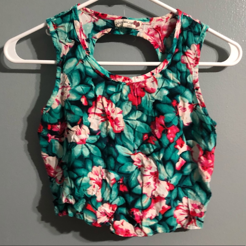 Tank top shirts